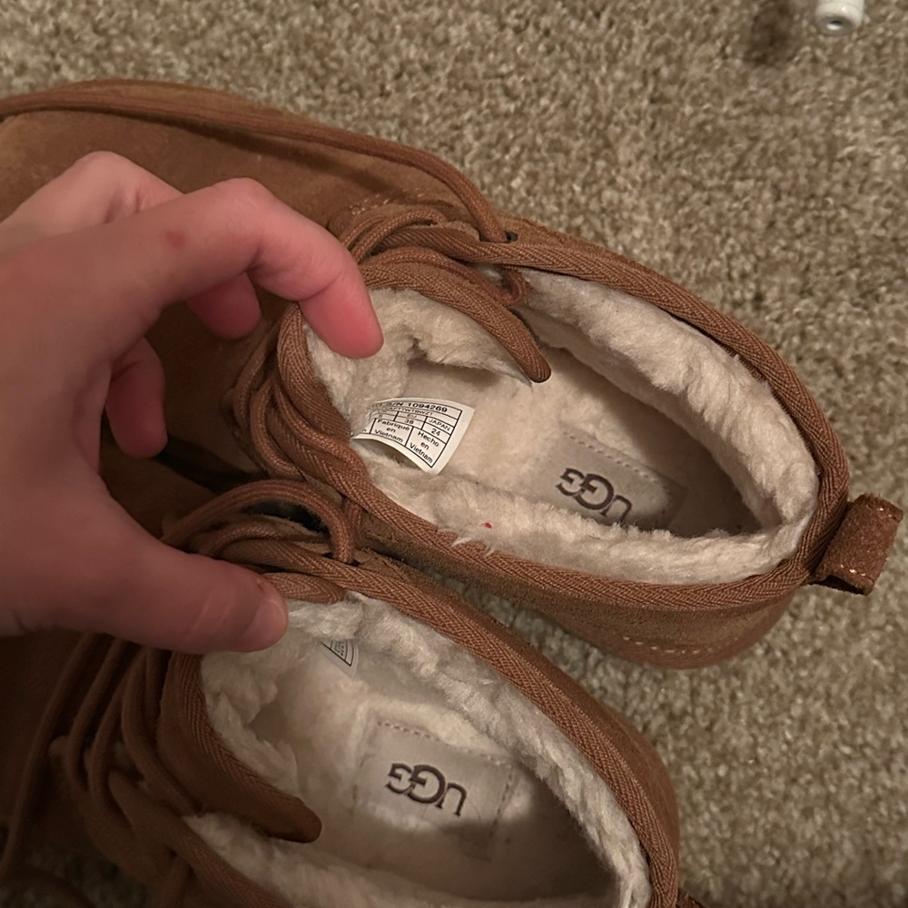 Very gently used uggs - Picture 4 of 7